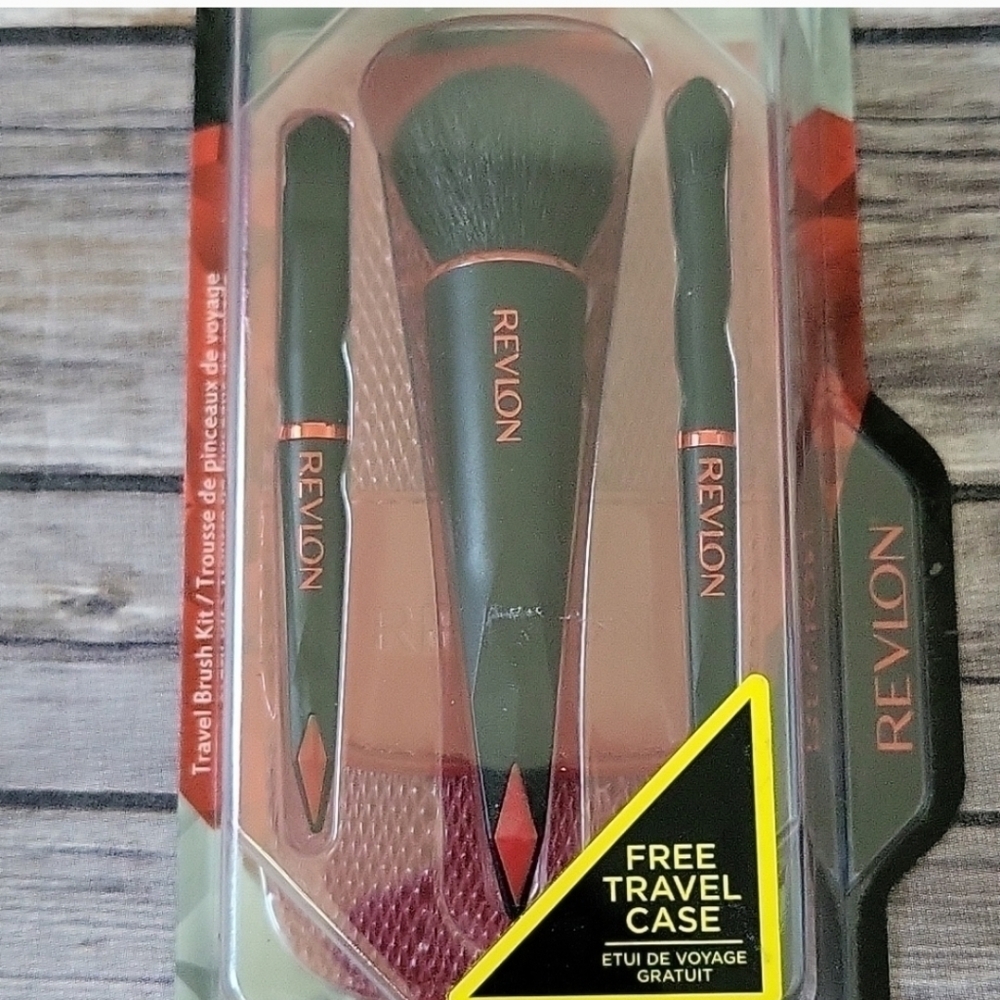 *PRICE DROP*
Revlon 3 Piece Travel Brush Set - Black and Red-NIP
